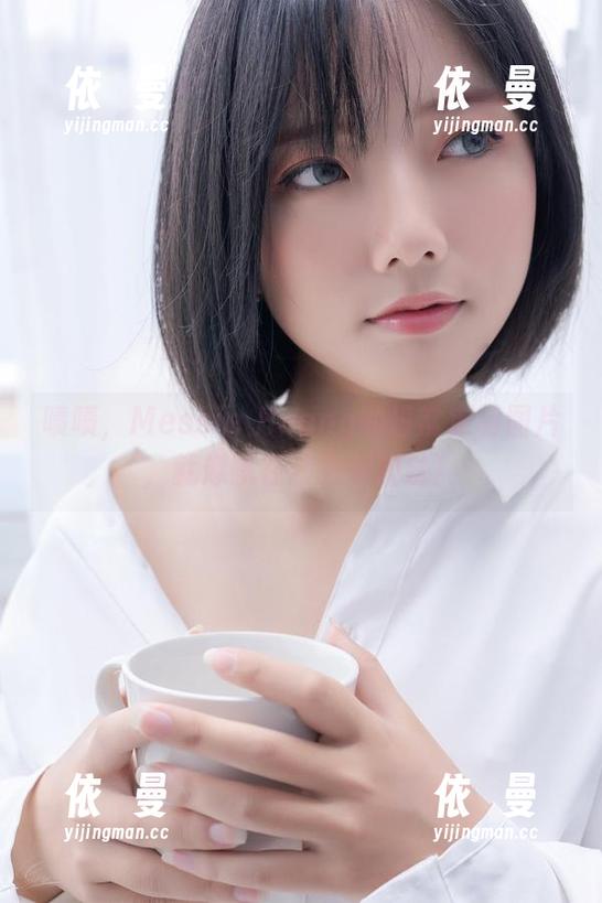啧啧，Messie Huang的日常定制图片，就像腻在沙发的猫咪！